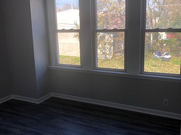 5th image of 2136 W Spencer St