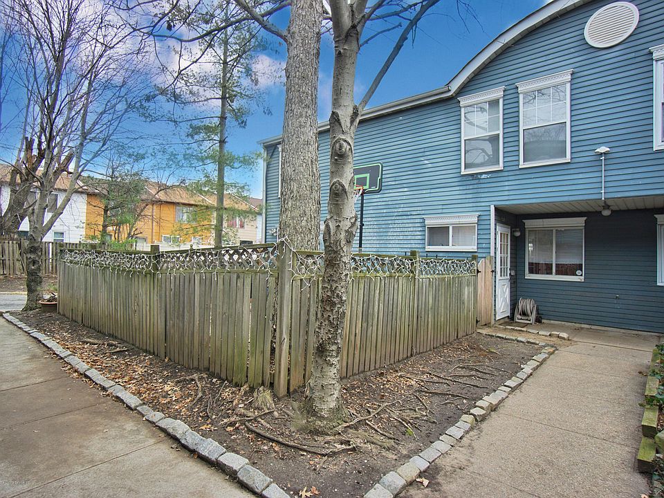 1st image of 235 Pond Way