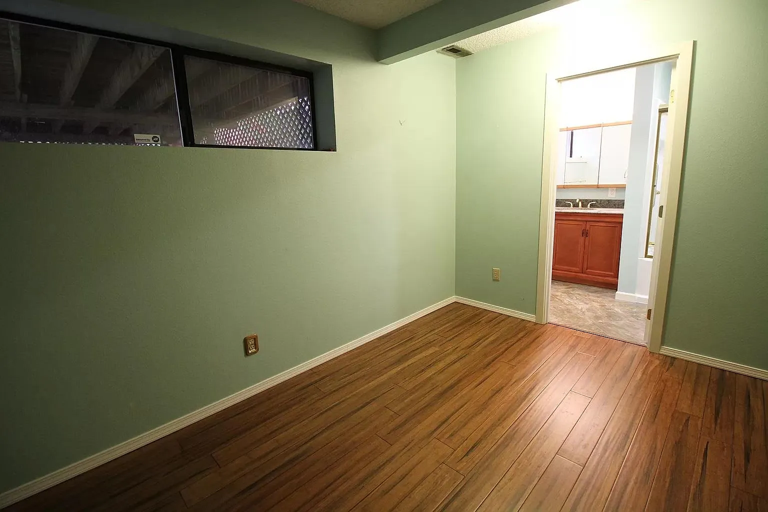 4 bed, 2080 sqft, $4,200 — Photo 3