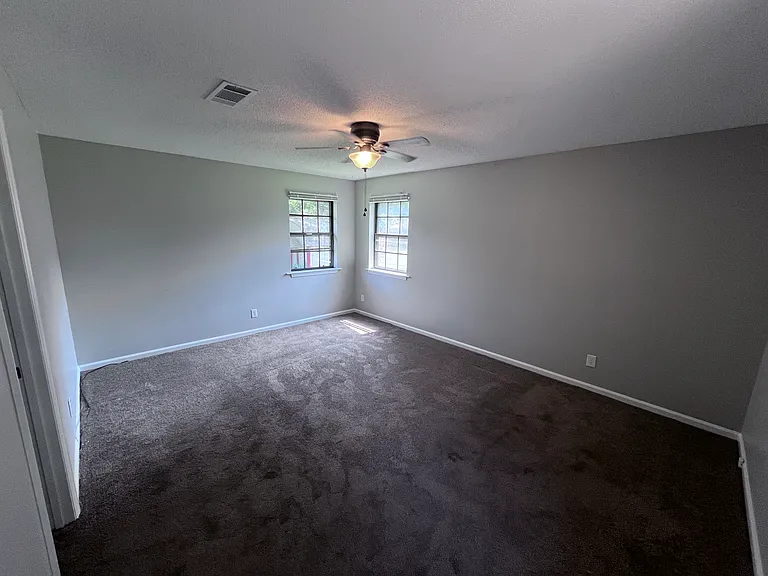 215 Berkshire Cir — Photo 22