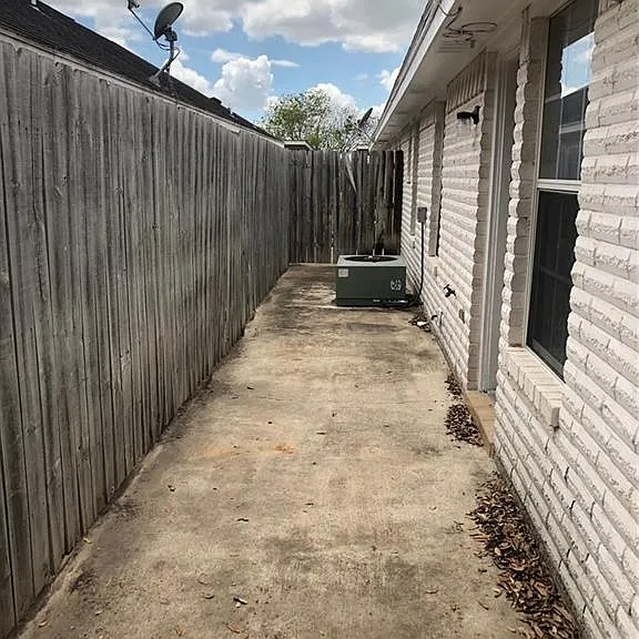 815 N Cross Ln #4 — Photo 12