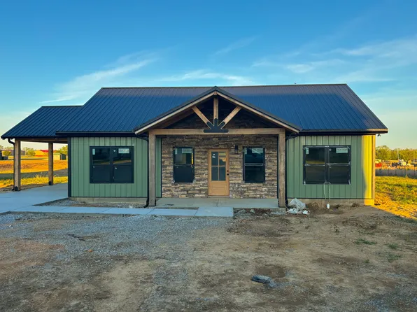 150 Edgewood Dr, Hohenwald, TN 38462