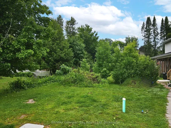 192 7th St, Midland, ON L4R 1B4