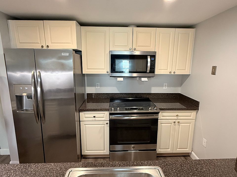 1st image of 1B Nassau St #409
