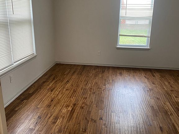 5th image of 14368 S Broadway St