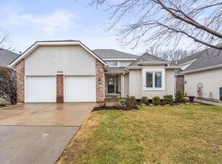 8566 Caenen Lake Ct, Lenexa, KS 66215