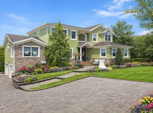 311 Great River Rd, Great River, NY 11739