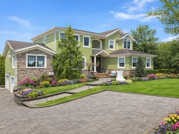 311 Great River Road, Great River, NY 11739