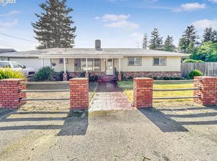 635 Hawthorn St, Brookings, OR 97415