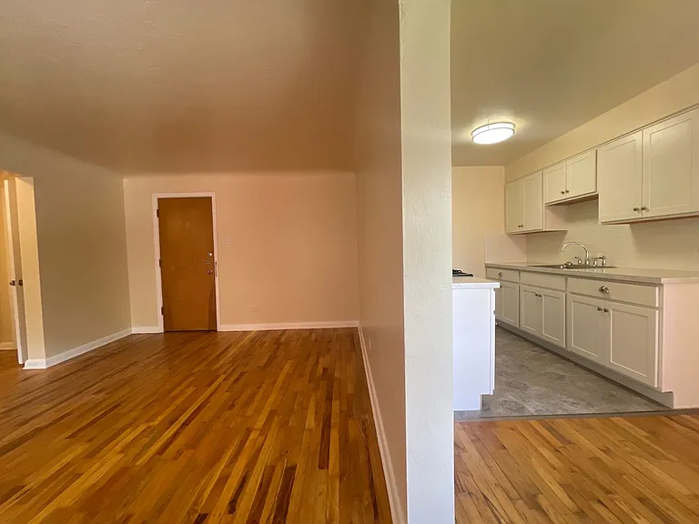 Don Edward Apartments — Photo 23