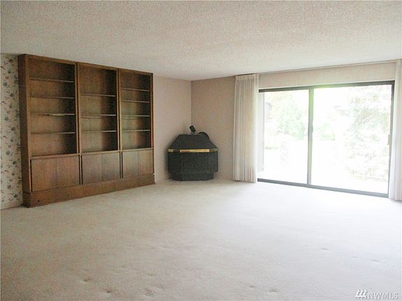 4th image of 13035 15th Ave NE #F5
