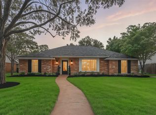 10047 Meadow Lake Ln, Houston, TX 77042