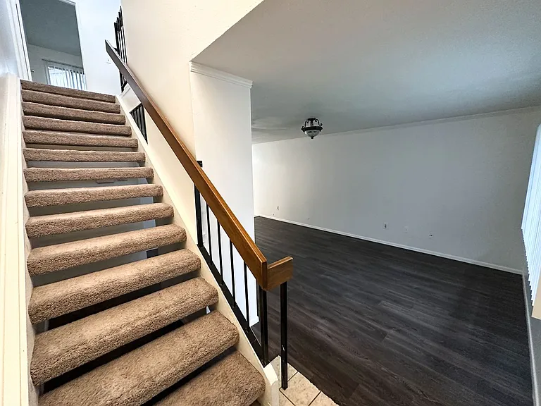 1218 Mohave Dr — Photo 2