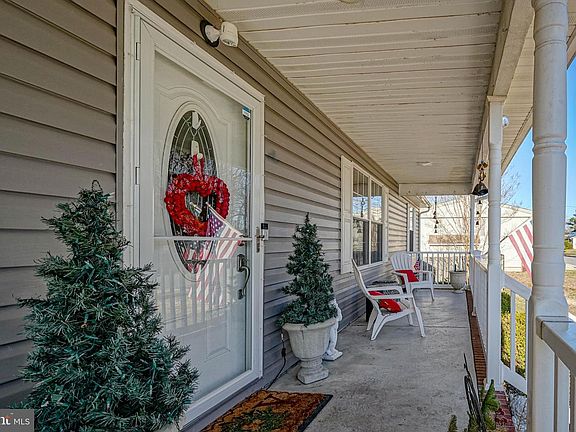 5th image of 121 Princeton Rd