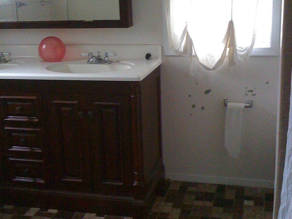 2nd image of 21222 Nashville Blvd