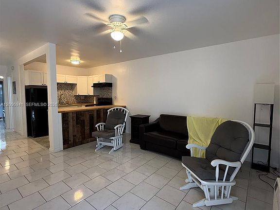 4th image of 15610 NE 6th Ave APT 10D