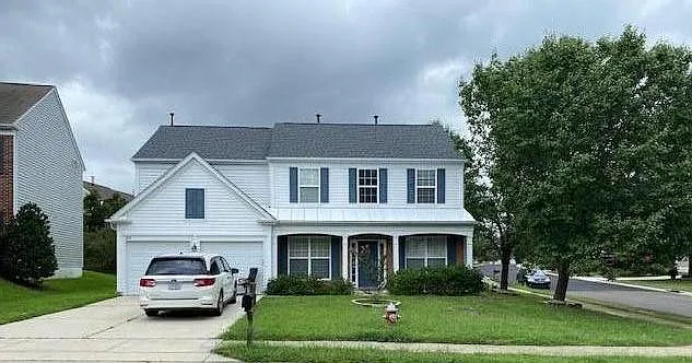 Front view
Corner lot house, Epoxy on garage, most appliances 2 years old
Quartz countertops in kitchen and butlers pantry