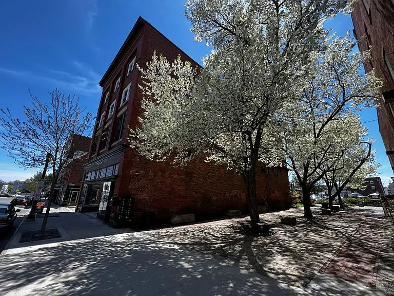 145 Main St — Photo 15