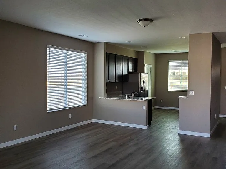 1004 W Kristine St — Photo 9