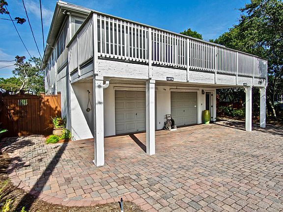 3rd image of 21704 Dolphin Ave