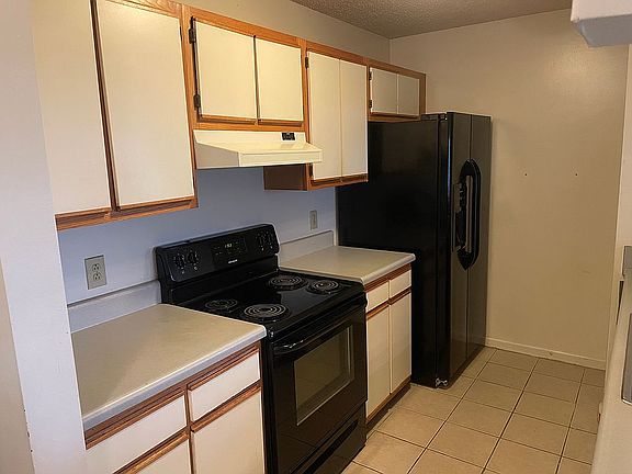 5th image of 3221 Forest Green Dr