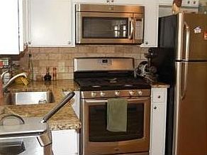 3rd image of 405 E 21st St #A/b