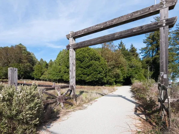70 Summit Rd, Watsonville, CA 95076
