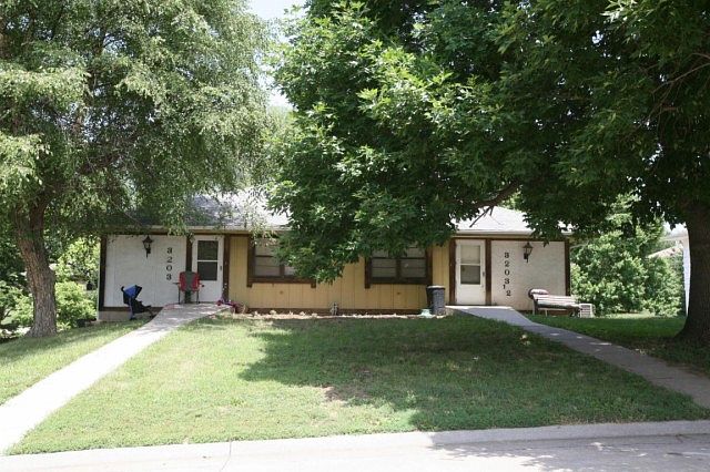 1st image of 3203 Squire Ln