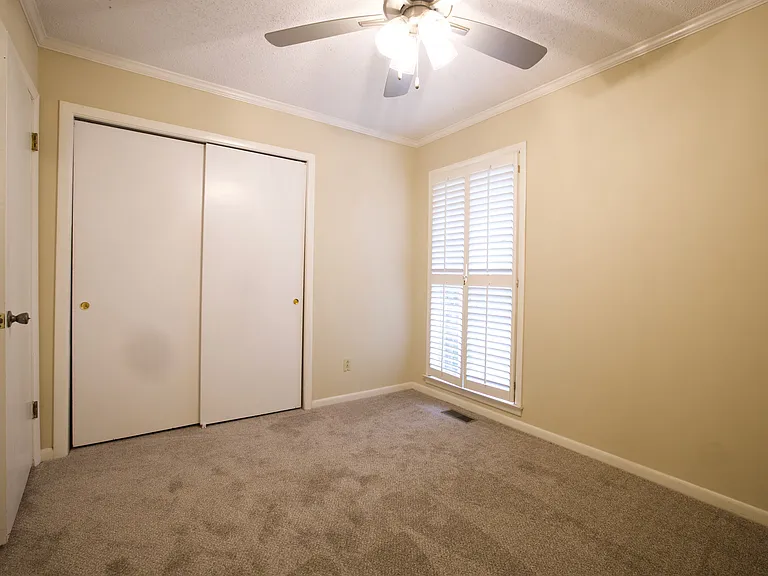 1030 Cumberland Dr — Photo 9