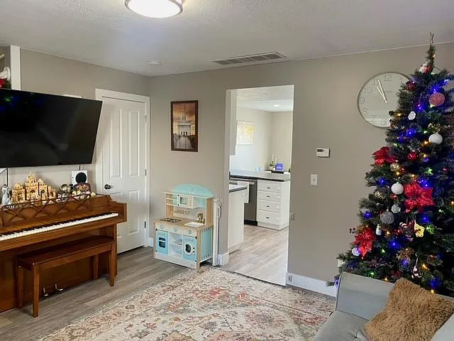 427 Pheasant Ridge Dr #C — Photo 9