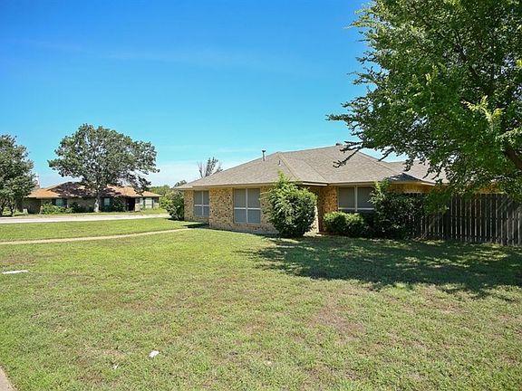 3rd image of 525 Kathy Dr