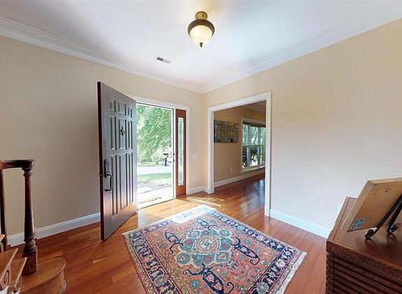 3rd image of 10833 Monticello Dr