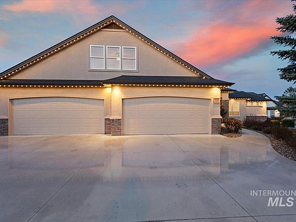 3rd image of 11250 W Royal Ridge Ct