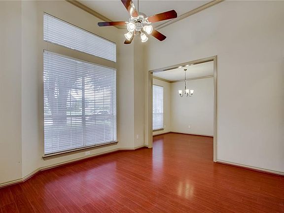4th image of 6017 Mendota Dr