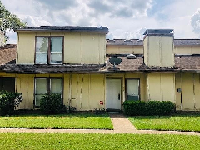 1st image of 5707 Easthampton Dr Unit B