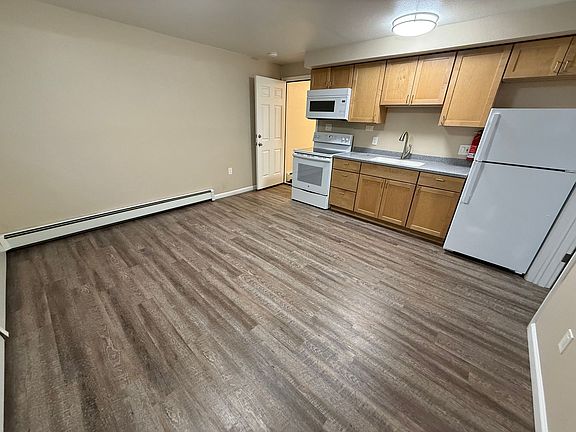 3rd image of 3907 Carolina Dr APT 6