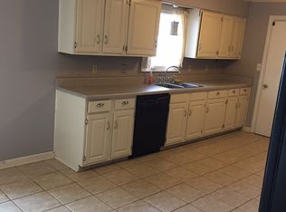 1202 S Lee St, Garrett, IN 46738