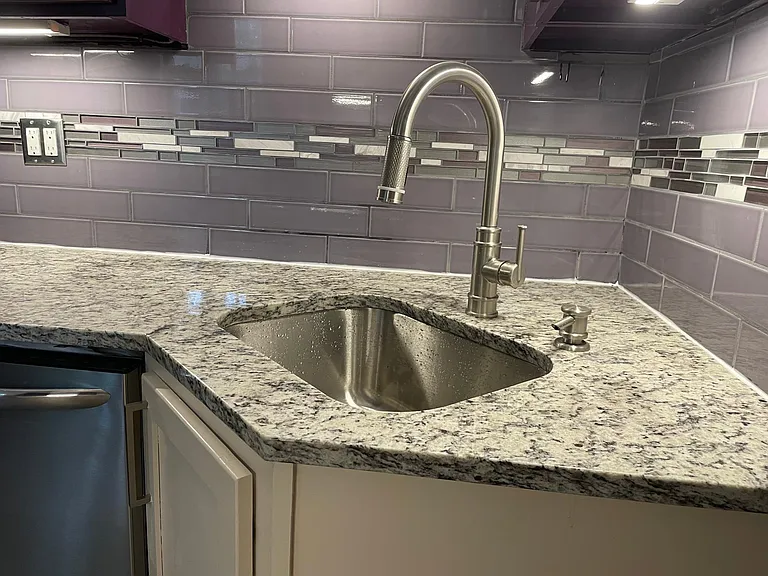 Pull down faucet with water temperature ...led lighting shows water temperature