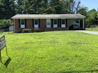 732 Korner Rock Rd, Kernersville, NC 27284