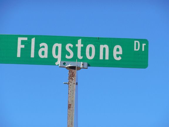 5th image of 285 Flagstone Dr
