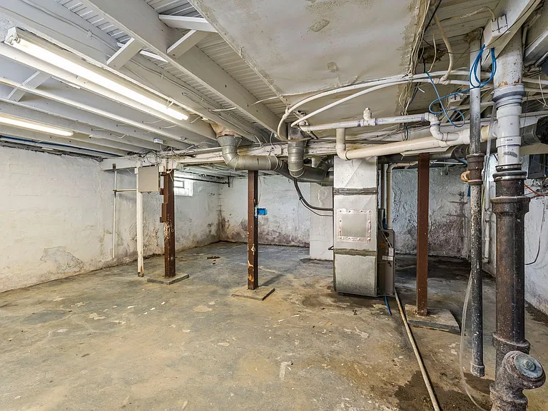 181 W Norman Ave — Photo 30
