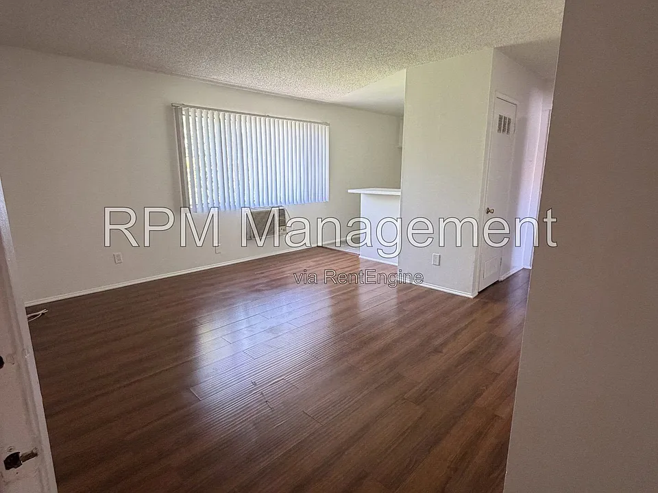6920 Simpson Ave #6