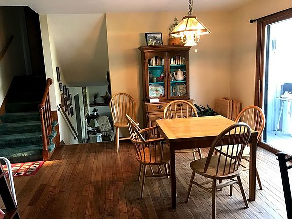 Dining room w/slider to deck