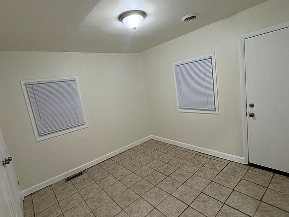 5th image of 1012 N Wood St #1012