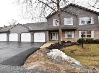 947 Crestwood Dr, Burlington, WI 53105
