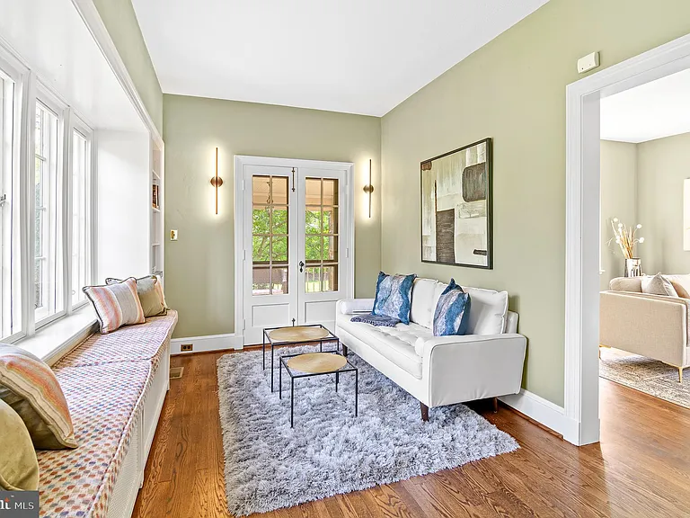 7704 Crossland Rd — Photo 12
