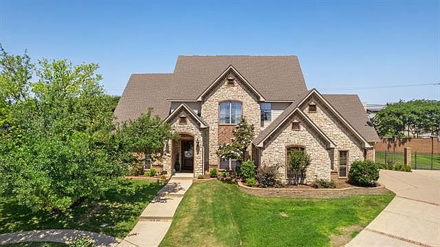 1st image of 2369 Mirabeau Dr