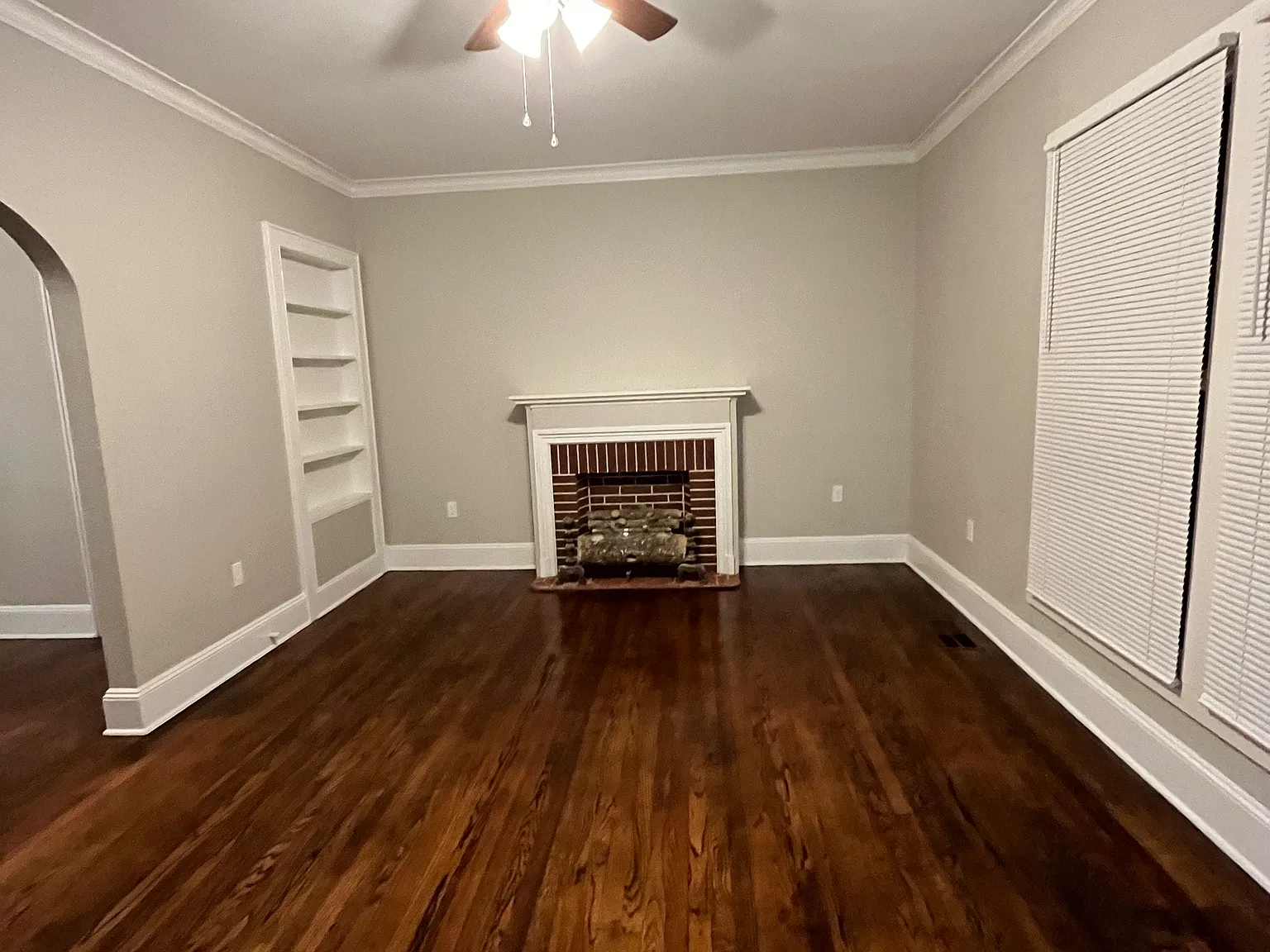 2 bed, 1100 sqft, $1,200 — Photo 2