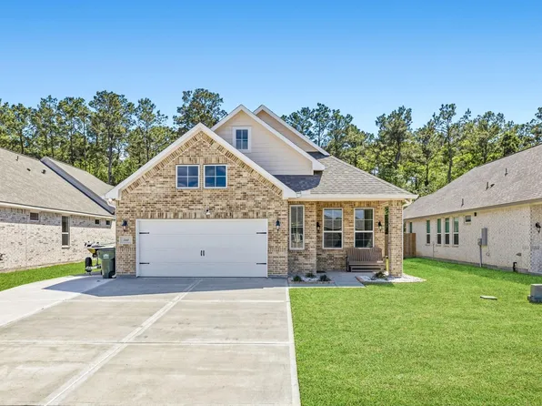 513 Little Spring Ct, Anahuac, TX 77514
