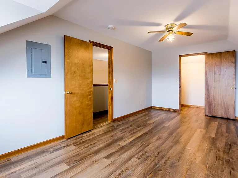 535 W Berry St #5 — Photo 20